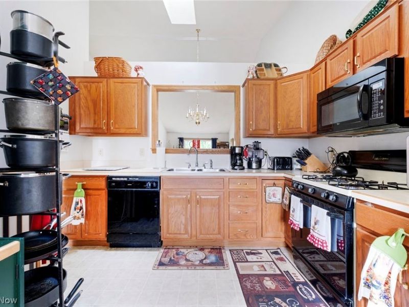 344 Myron Street , Hubbard, OH 44425 Photo 8