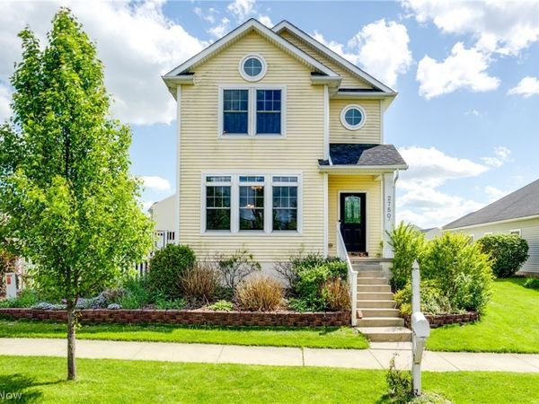 2750 Himelrigh Boulevard , Barberton, OH 44203