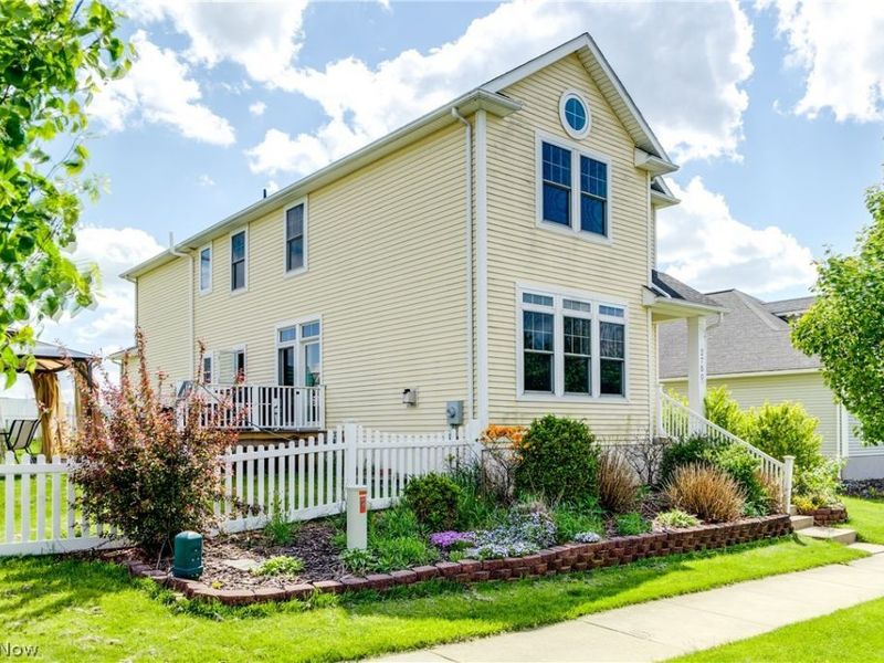 2750 Himelrigh Boulevard, Barberton, OH 44203 Photo 3