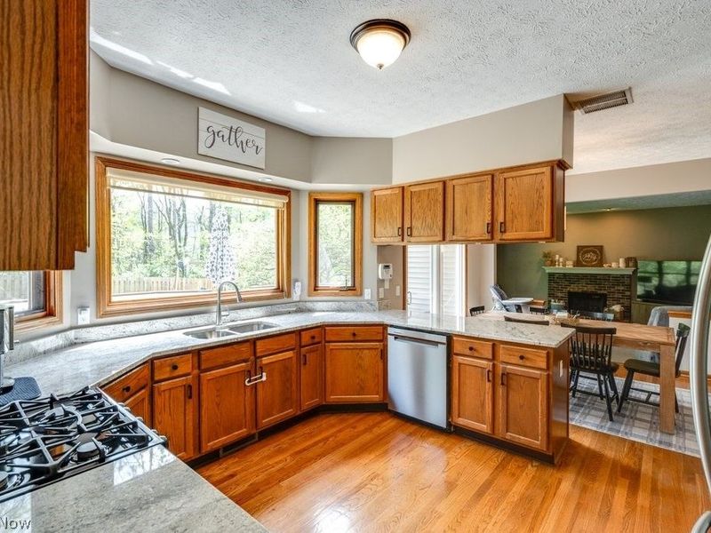326 Saint Lawrence Circle, Northfield, OH 44067 Photo 9