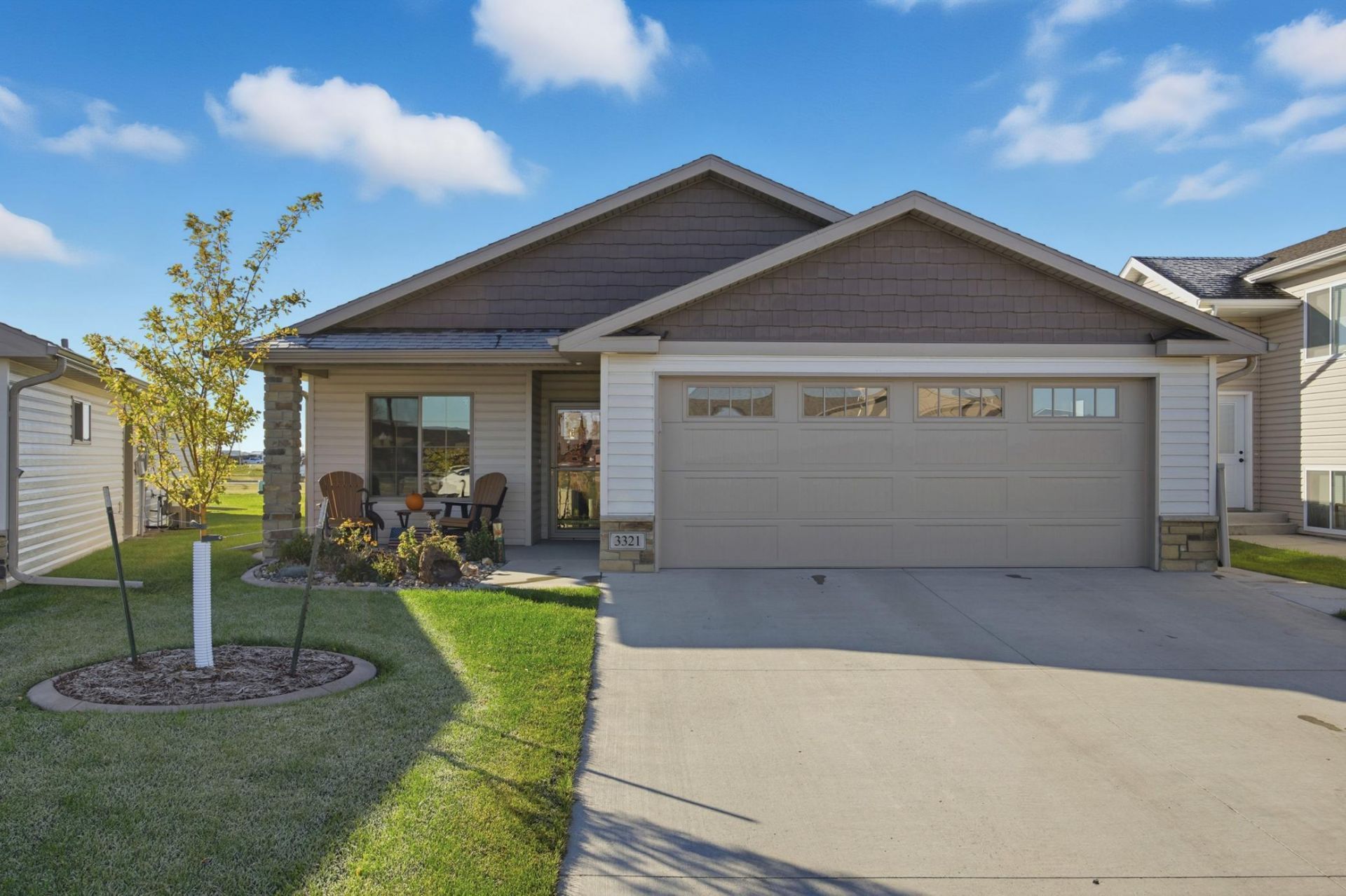 3321 Maple Leaf Loop S, Fargo, ND 58104 Main Photo