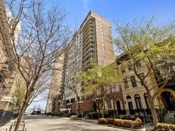 71 E Division Street , Unit 1601, Chicago, IL 60610