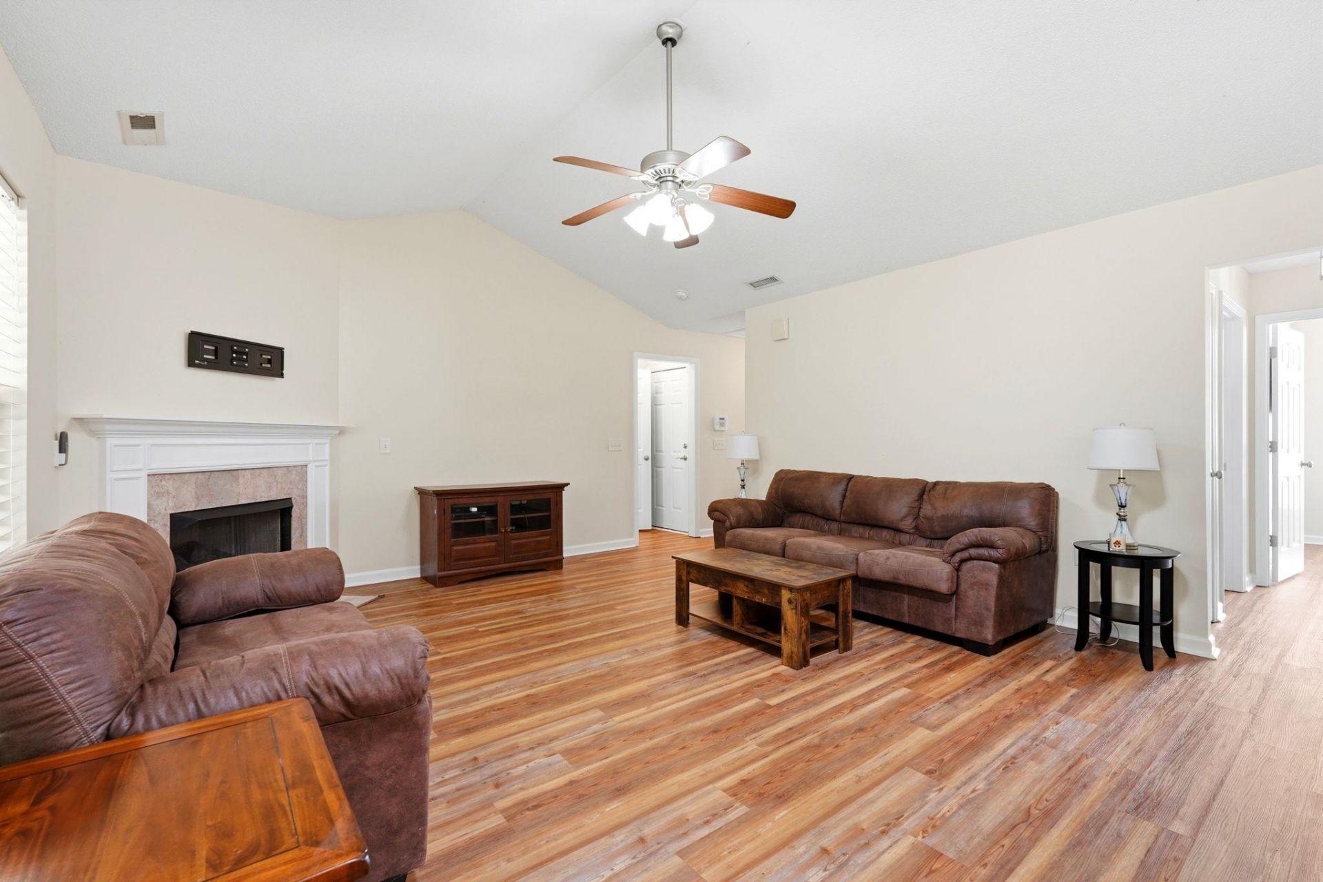 1648 Langley Dr. Photo 12