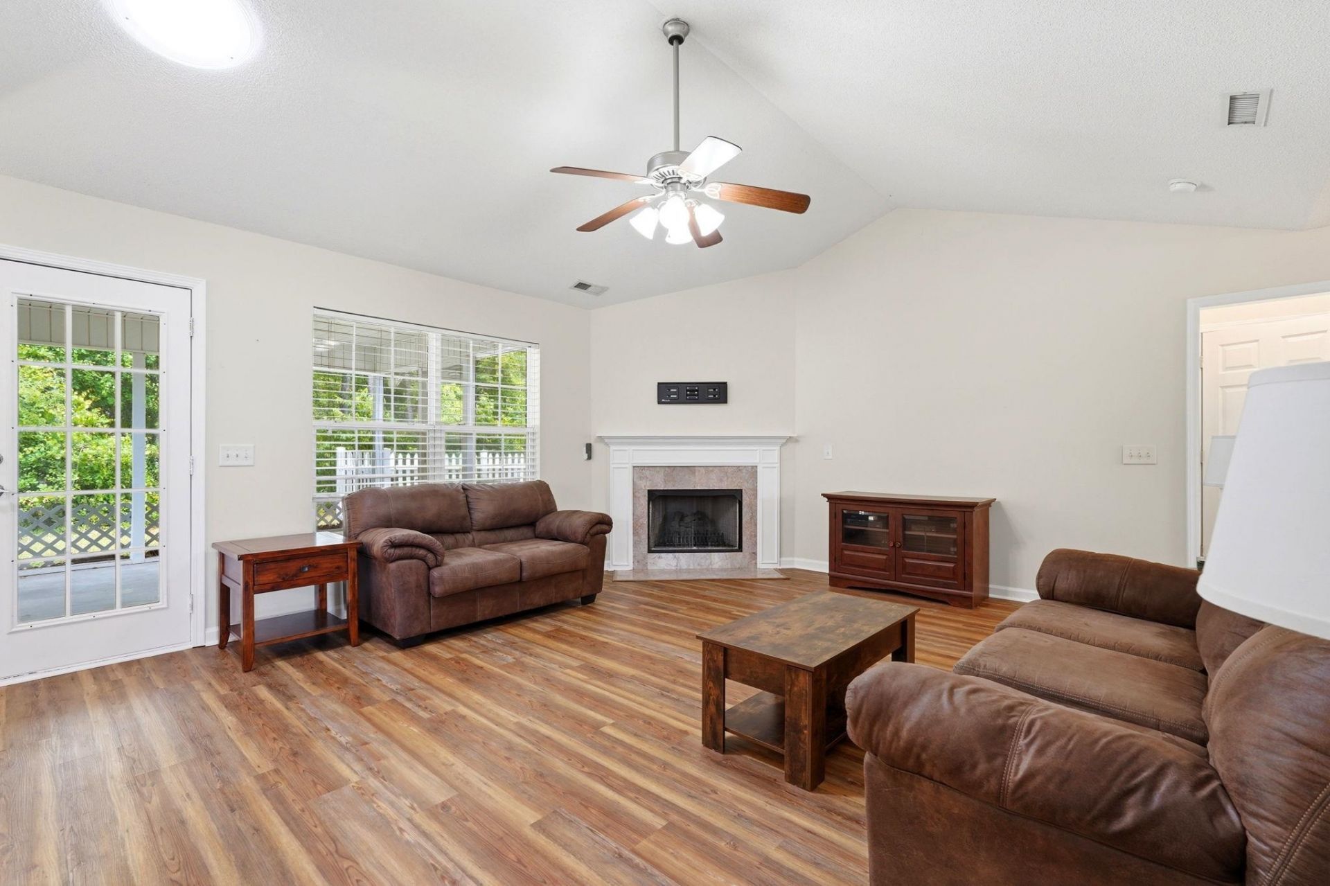 1648 Langley Dr. Photo 14