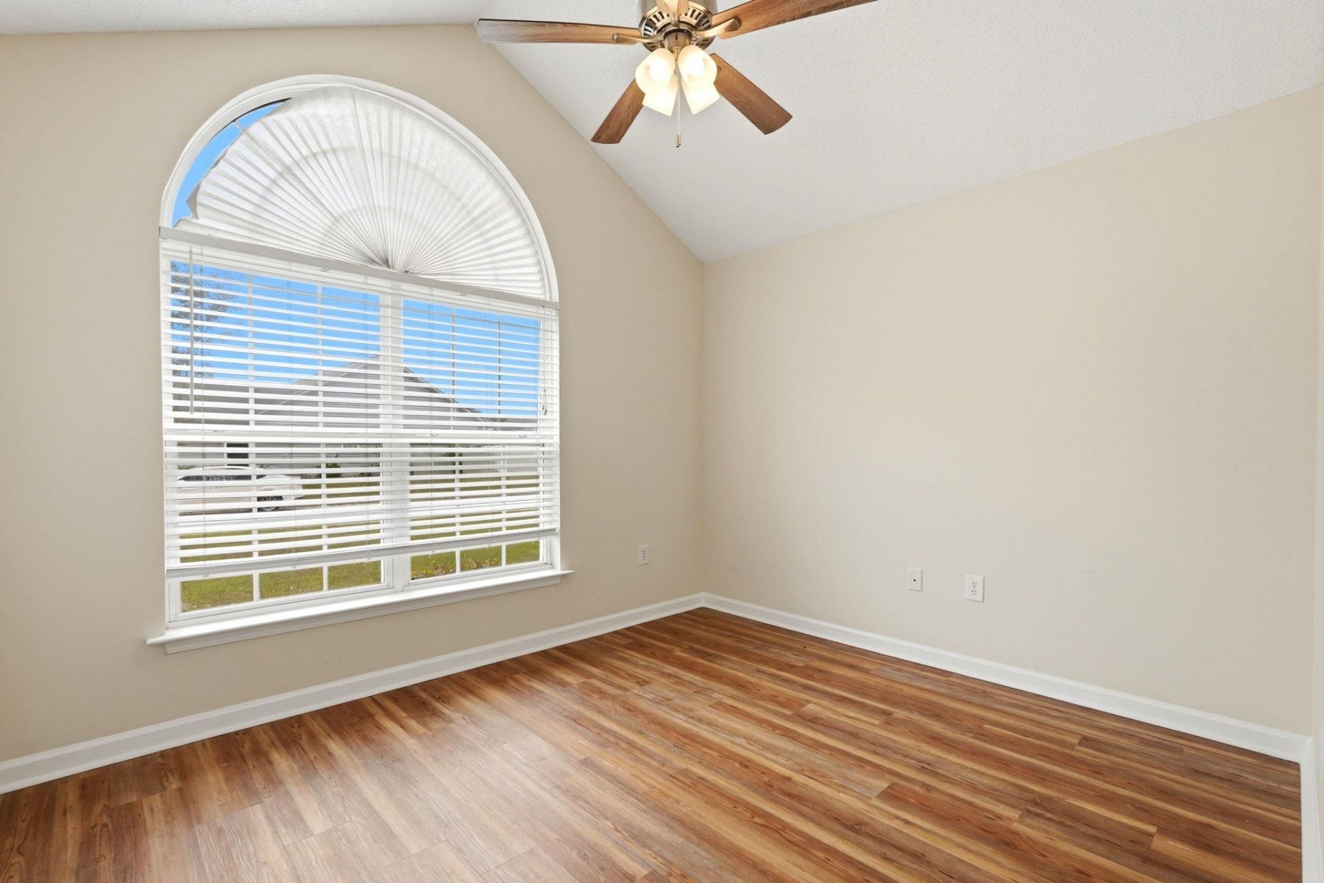 1648 Langley Dr. Photo 19