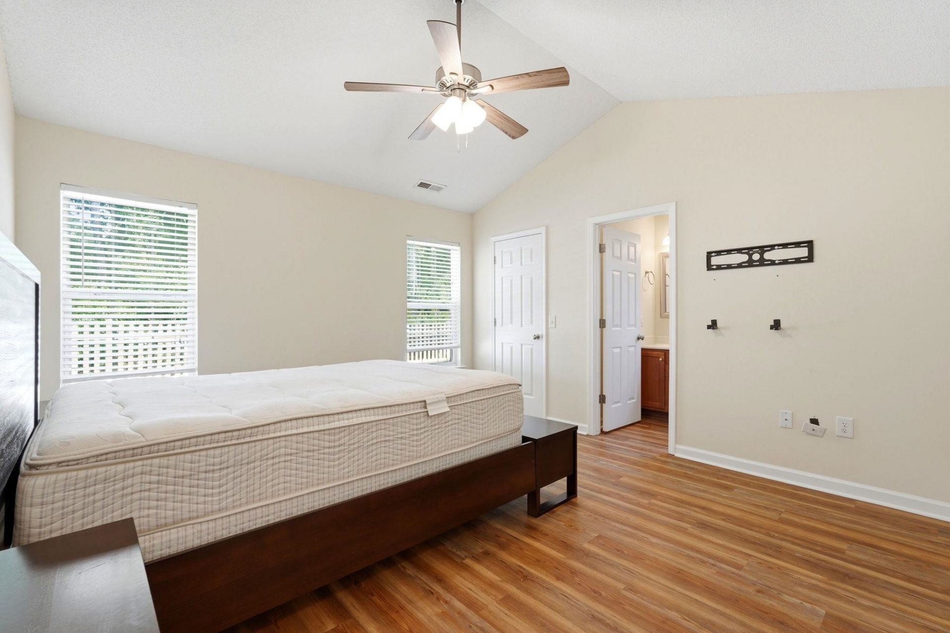 1648 Langley Dr. Photo 20