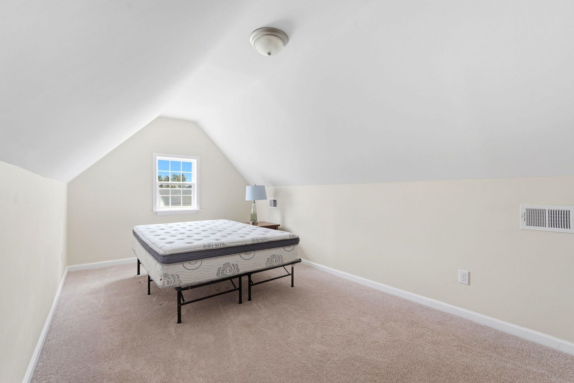 1648 Langley Dr. Photo 25