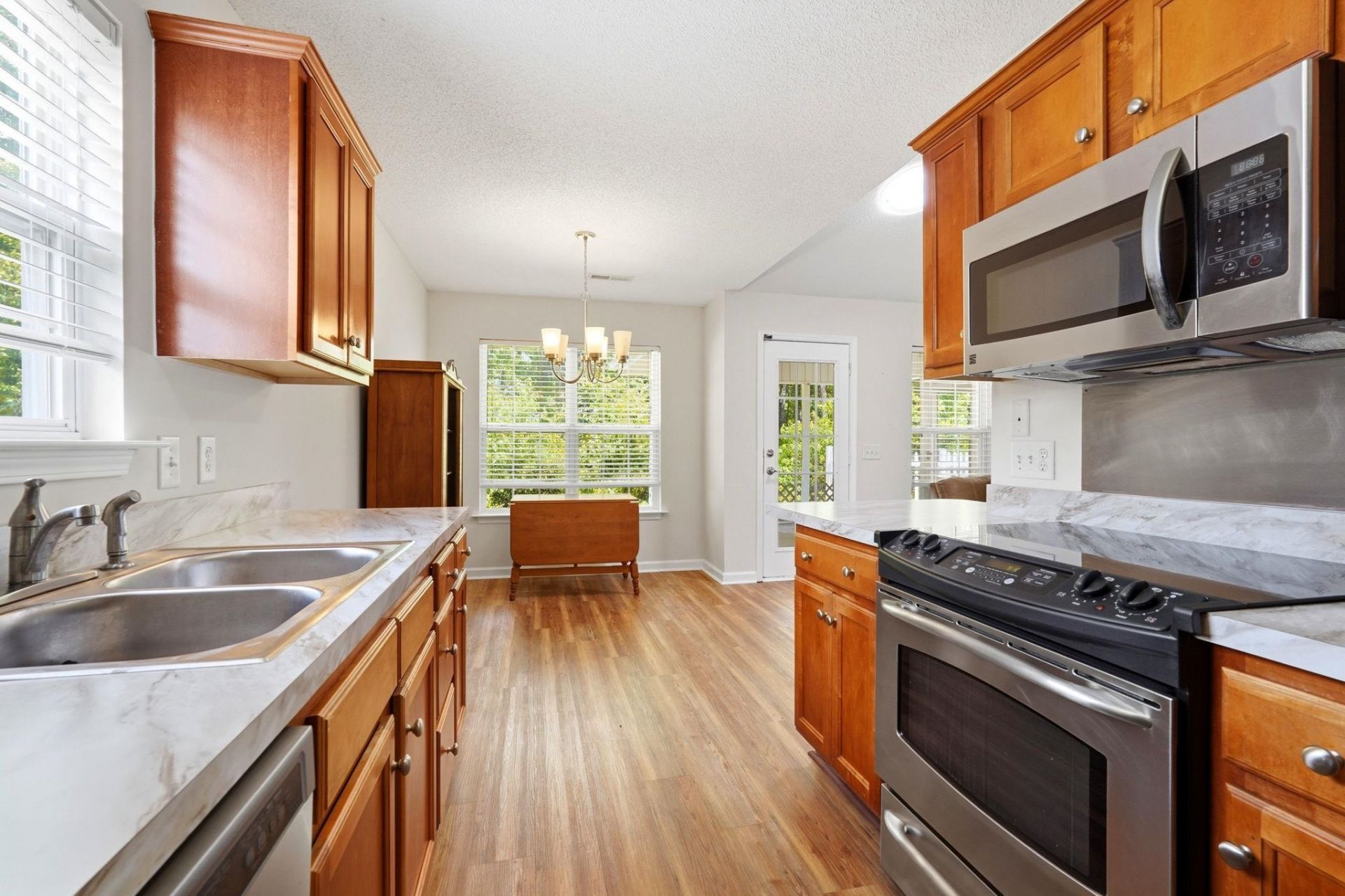 1648 Langley Dr. Photo 6