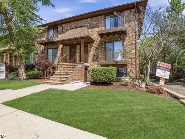 8 Sewall Ave, Clifton, NJ 07011