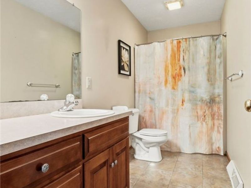 16710 Emmitsburg Road, Orrville, OH 44667 Photo 6