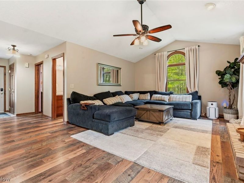 16710 Emmitsburg Road, Orrville, OH 44667 Photo 8