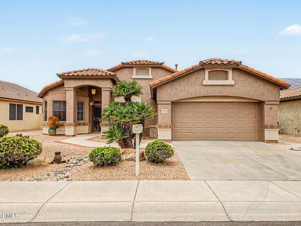 17676 N COCONINO Drive, Surprise, AZ 85374