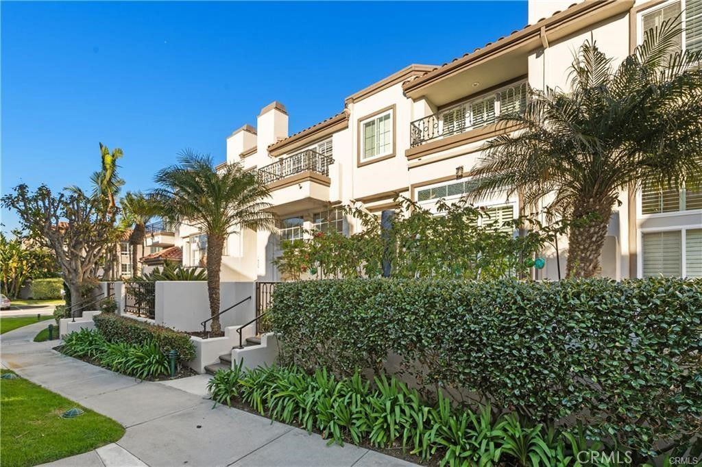 19295 Wingedfoot Circle, Huntington Beach, CA 92648 Main Photo