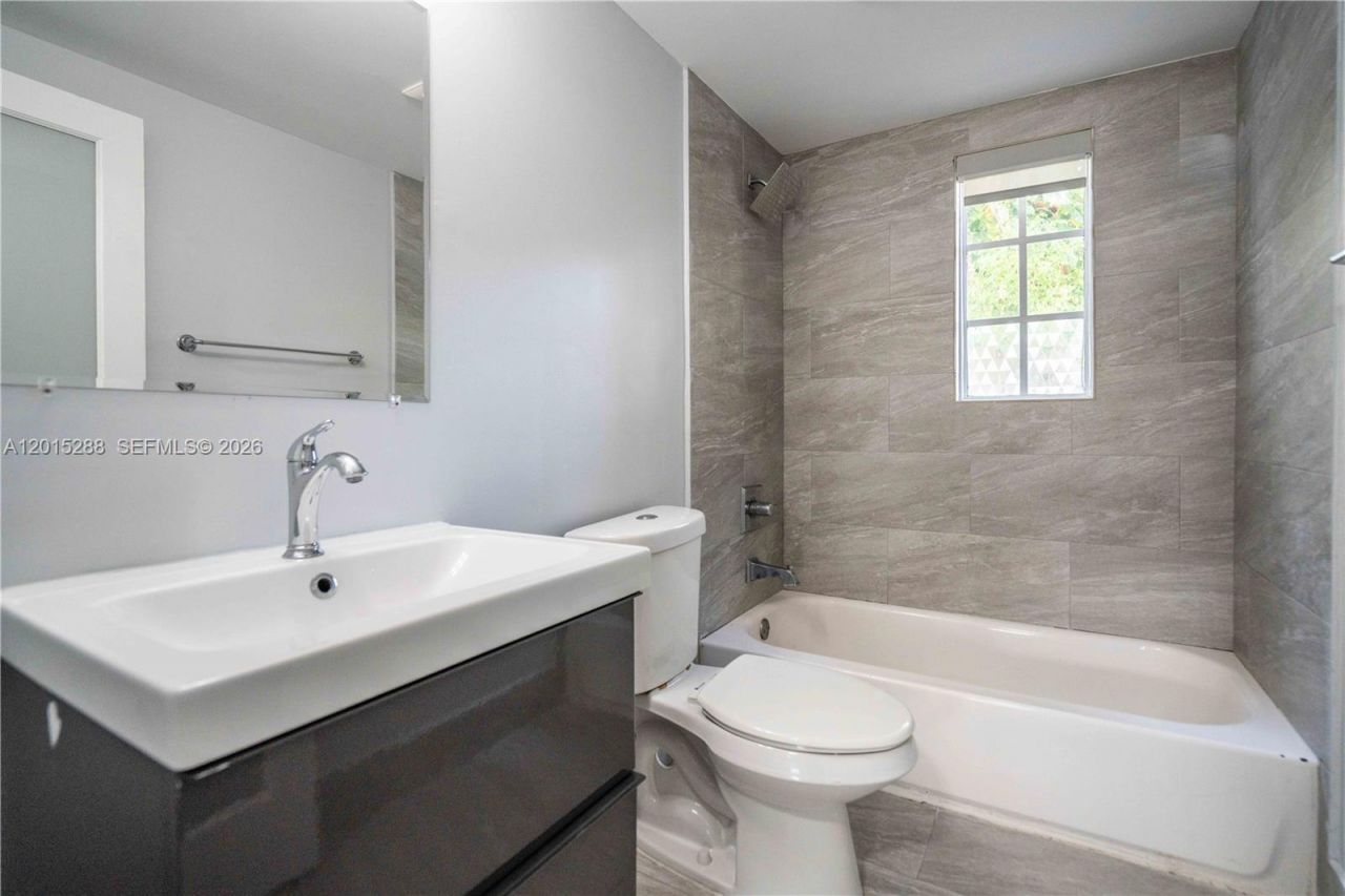 331 85th St, Unit 3, Miami Beach, FL 33141 Photo