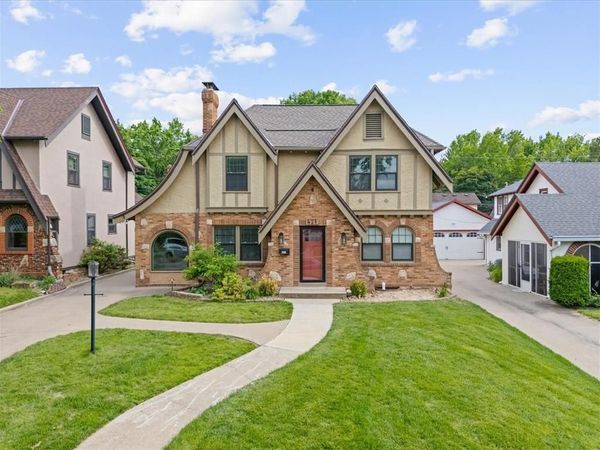 421 E Gregory Boulevard, Kansas City, MO 64131