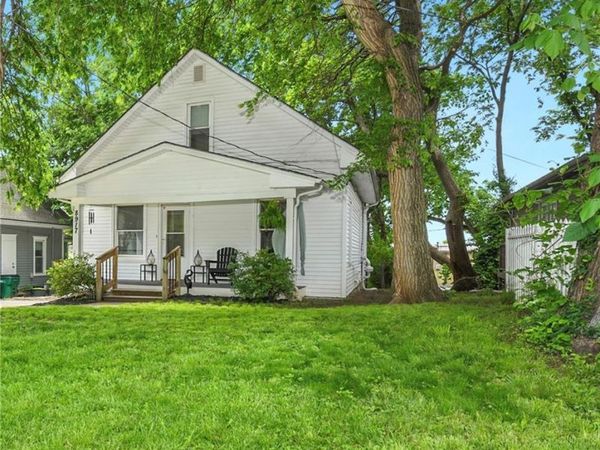 8917 W 51st Street, Merriam, KS 66203