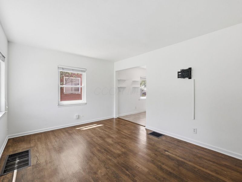943 S Chesterfield Road , Columbus, OH 43209 Photo 6
