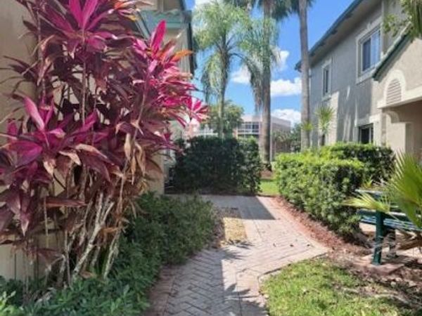 7842 Exeter Boulevard E, Tamarac, FL 33321