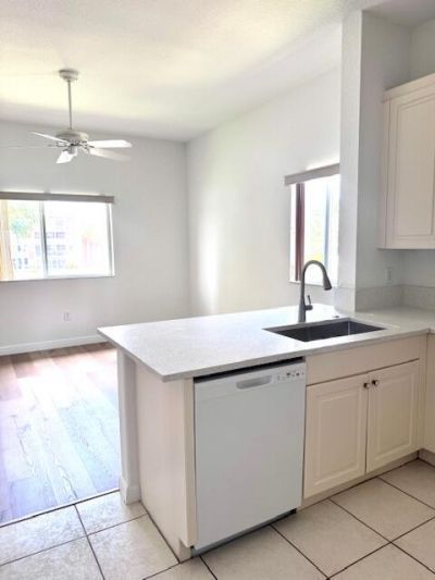 7842 Exeter Boulevard E, Tamarac, FL 33321 Photo