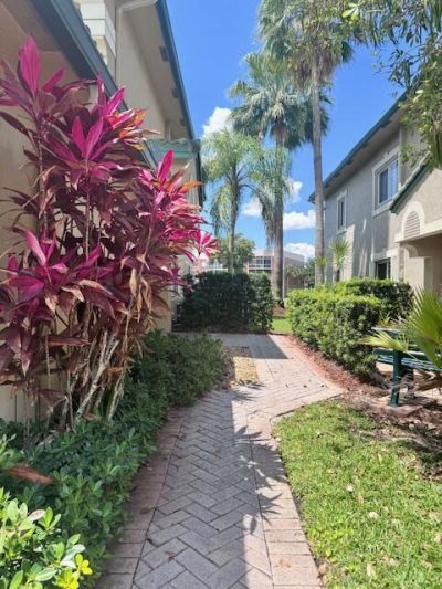 7842 Exeter Boulevard E, Tamarac, FL 33321 Photo