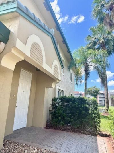 7842 Exeter Boulevard E, Tamarac, FL 33321 Photo