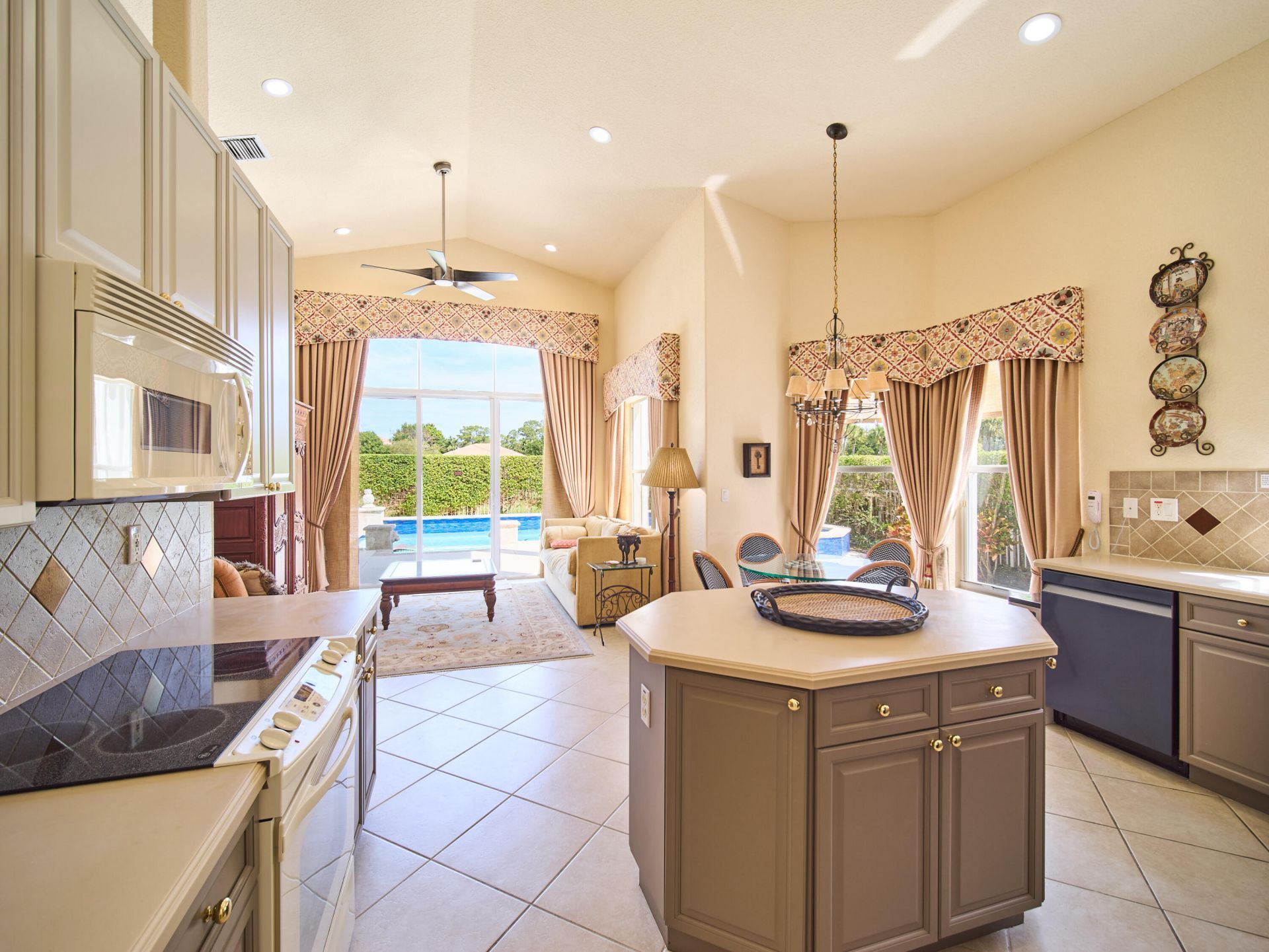 8282 Spyglass Drive, West Palm Beach, FL 33412 Photo