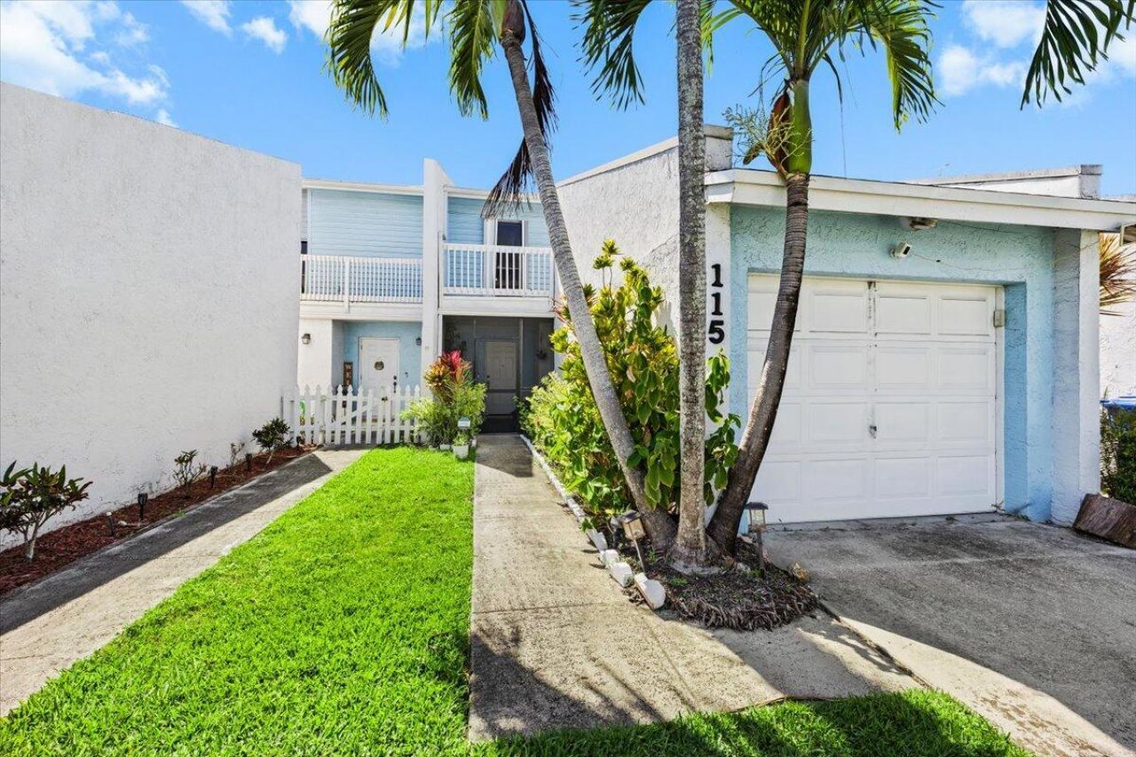 115 Fairway Lane, Royal Palm Beach, FL 33411 Photo
