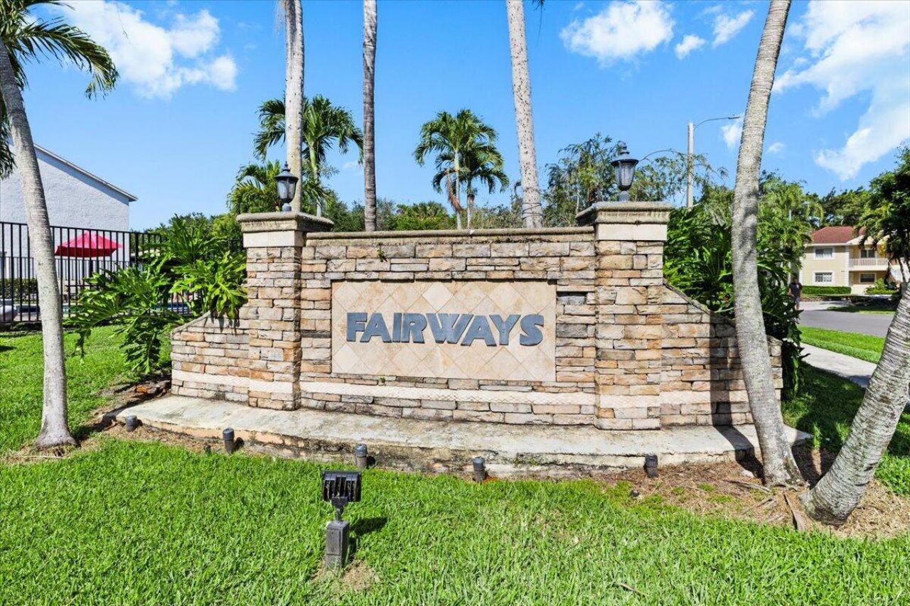 115 Fairway Lane, Royal Palm Beach, FL 33411 Photo