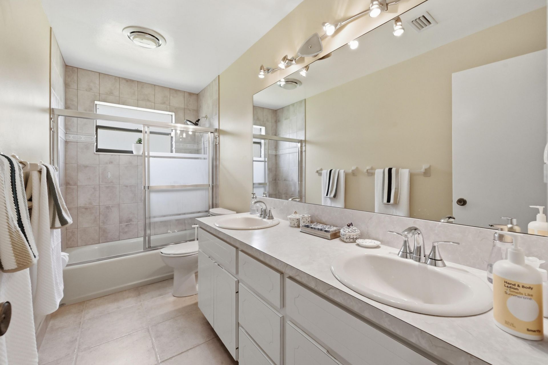 1042 NW 110th Lane, Coral Springs, FL 33071 Photo