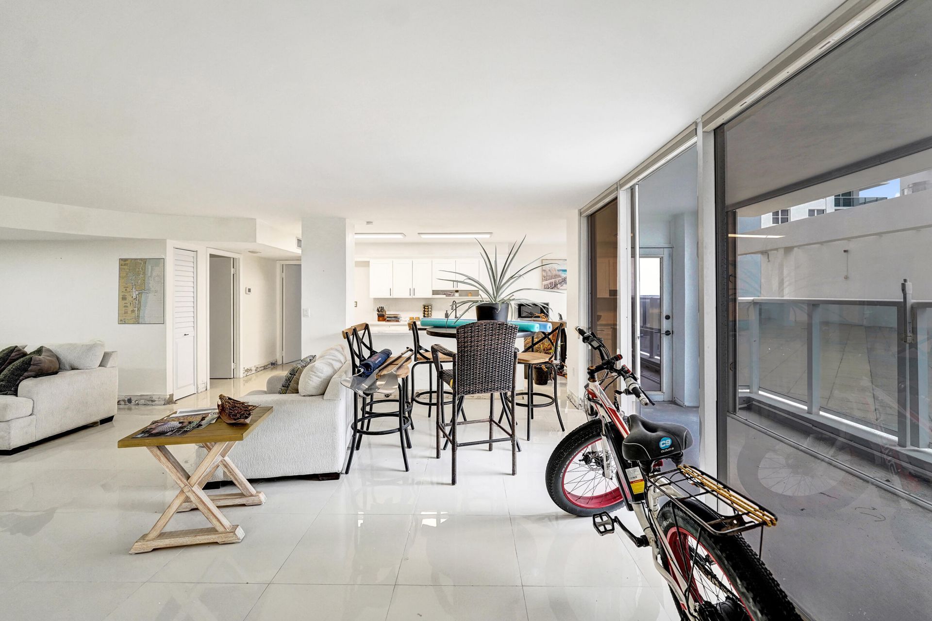 2751 S Ocean Drive, Unit 302s, Hollywood, FL 33019 Photo