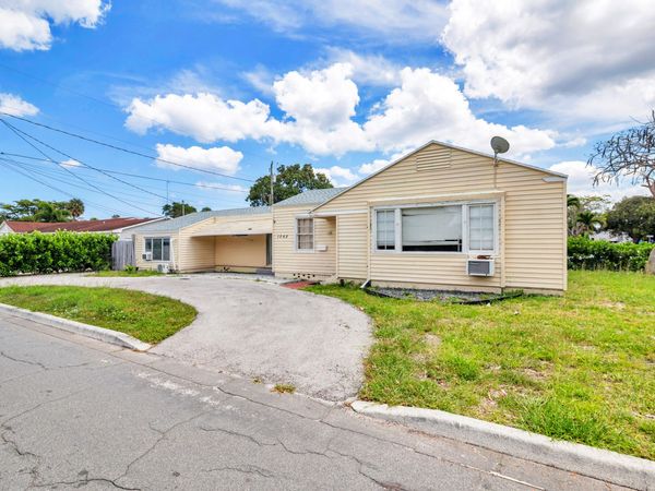 1048 Van Deventer Street, West Palm Beach, FL 33405