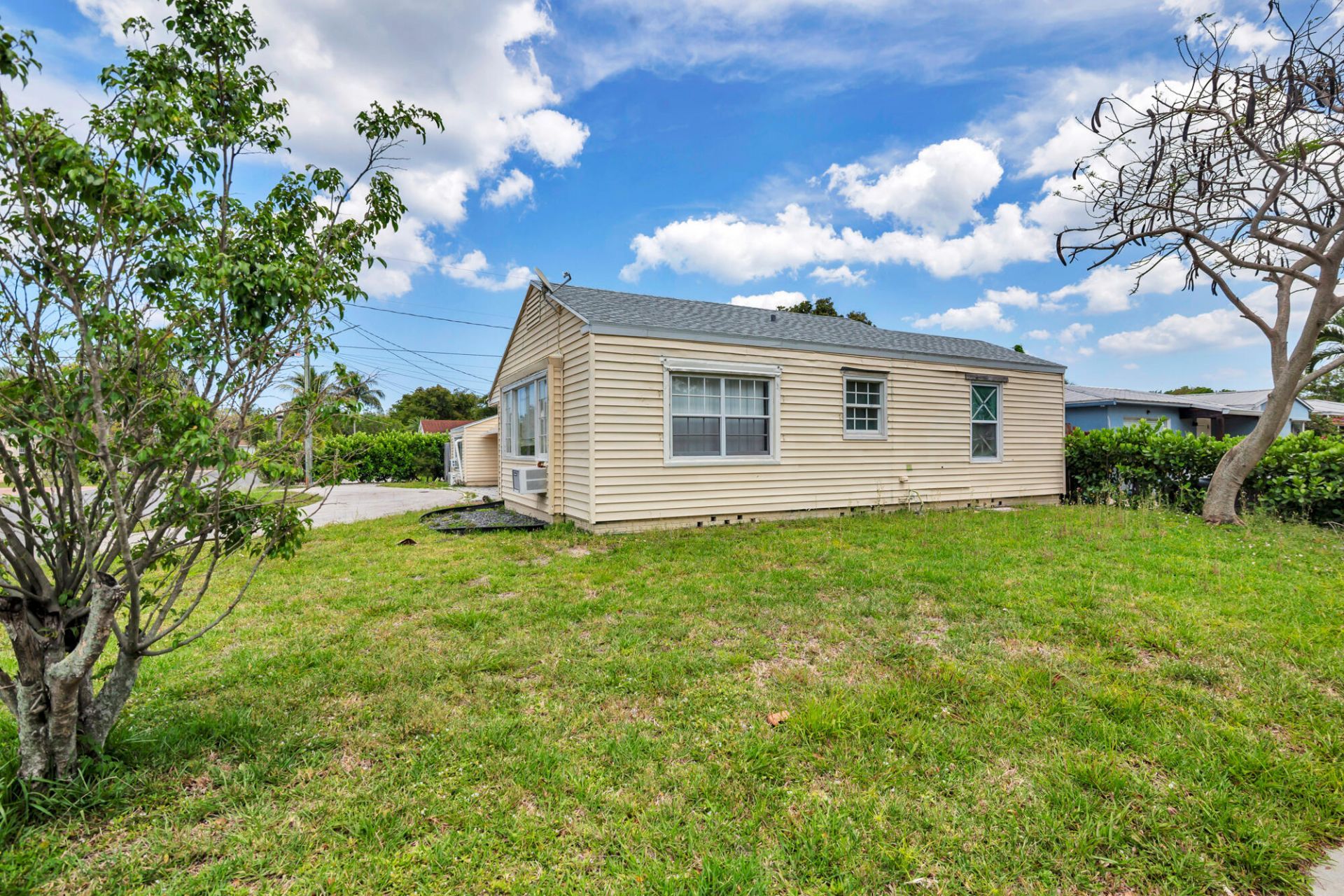 1048 Van Deventer Street, West Palm Beach, FL 33405 Photo