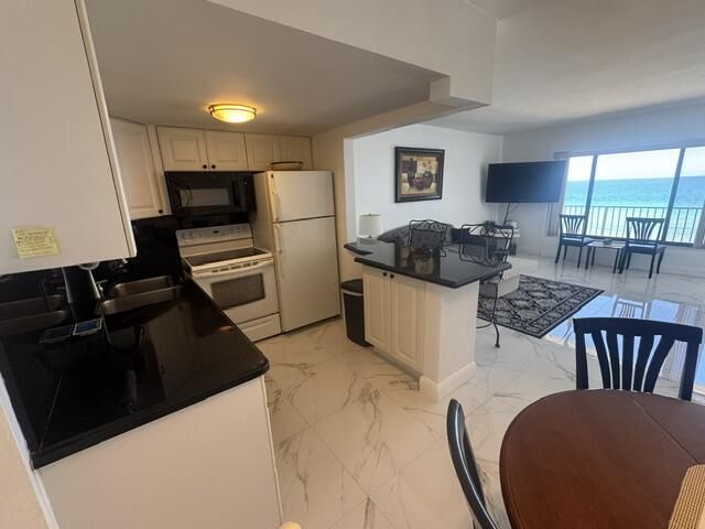 300 Oregon Street, Unit 502, Hollywood, FL 33019 Photo