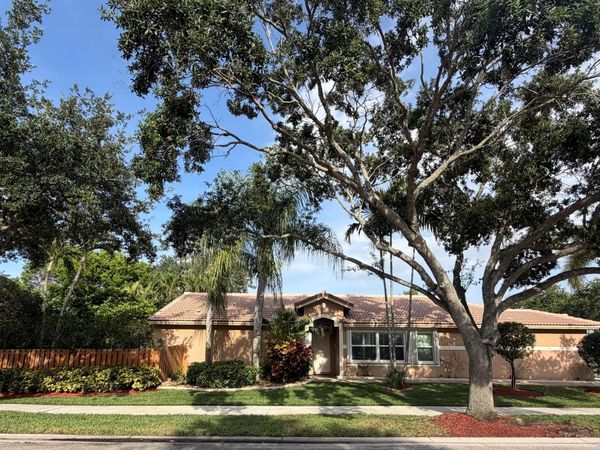 16525 Sapphire Street, Weston, FL 33331