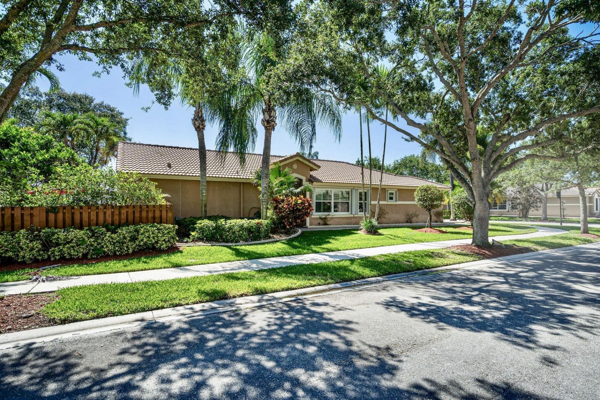 16525 Sapphire Street, Weston, FL 33331 Photo