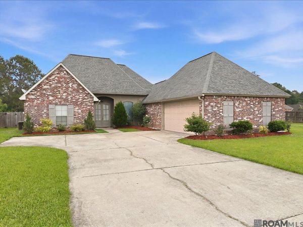 33902 Renee Ave, Denham Springs, LA 70706