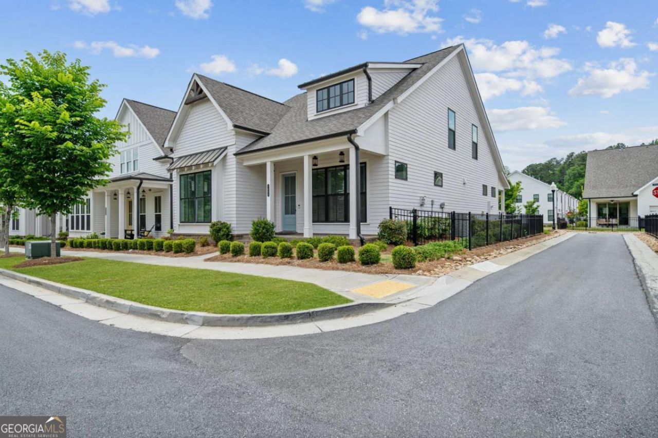 1053 Harvest Park Lane, Suwanee, GA 30024 Main Photo