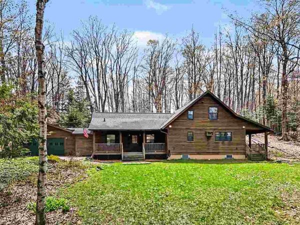 2835 S Barnard, Charlevoix, MI 49720
