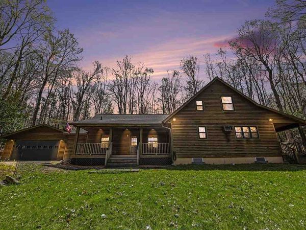 2835 S Barnard, Charlevoix, MI 49720