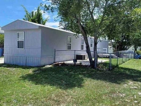 5830 PORTSMOUTH DRIVE, TAMPA, FL 33615