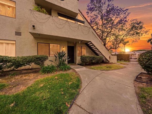 341 N Melrose Drive, Unit E, Vista, CA 92083