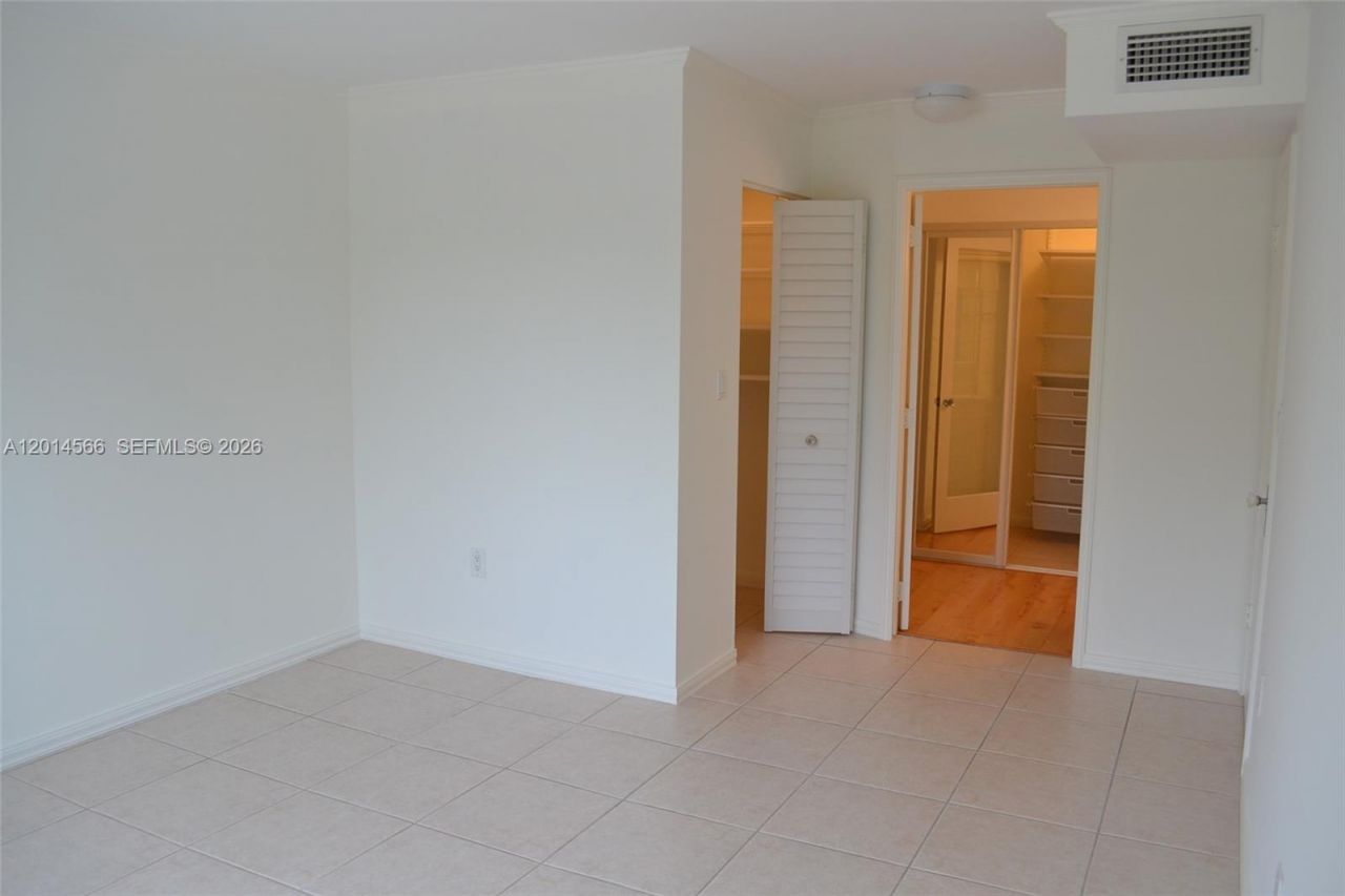 255 Galen Dr, Unit 2D, Key Biscayne, FL 33149 Photo