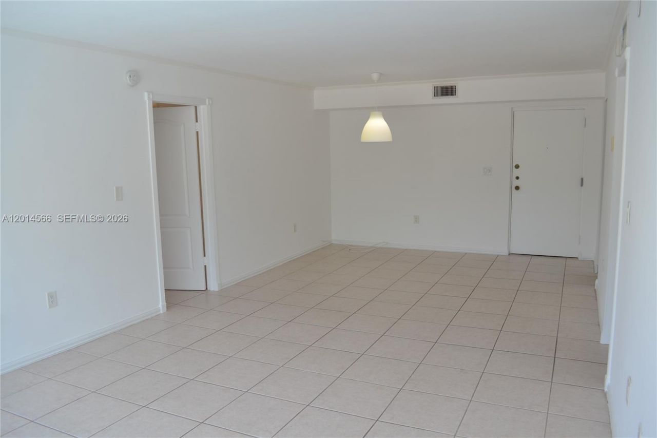 Please Call For Address, Unit 2D, Key Biscayne, FL 33149 Photo