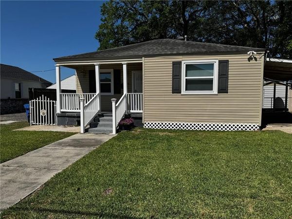213 WARRINGTON Drive , New Orleans, LA 70122