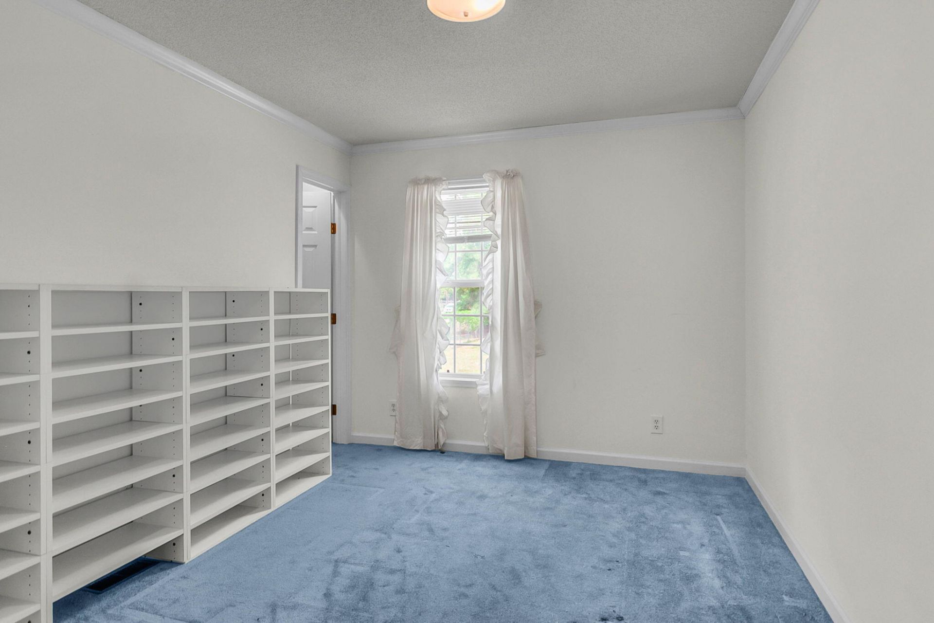 115 Decker Court Photo 14