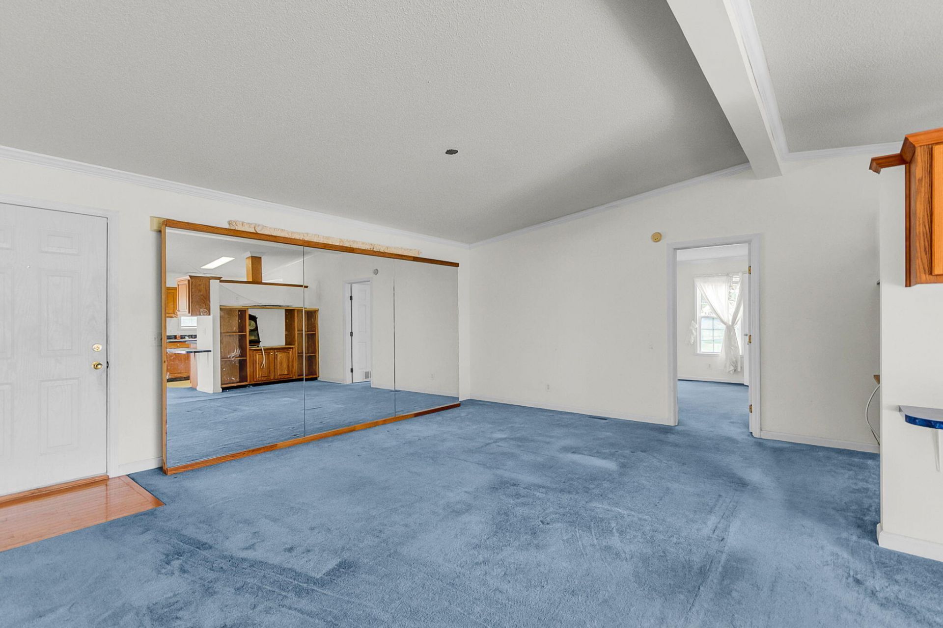 115 Decker Court Photo 5