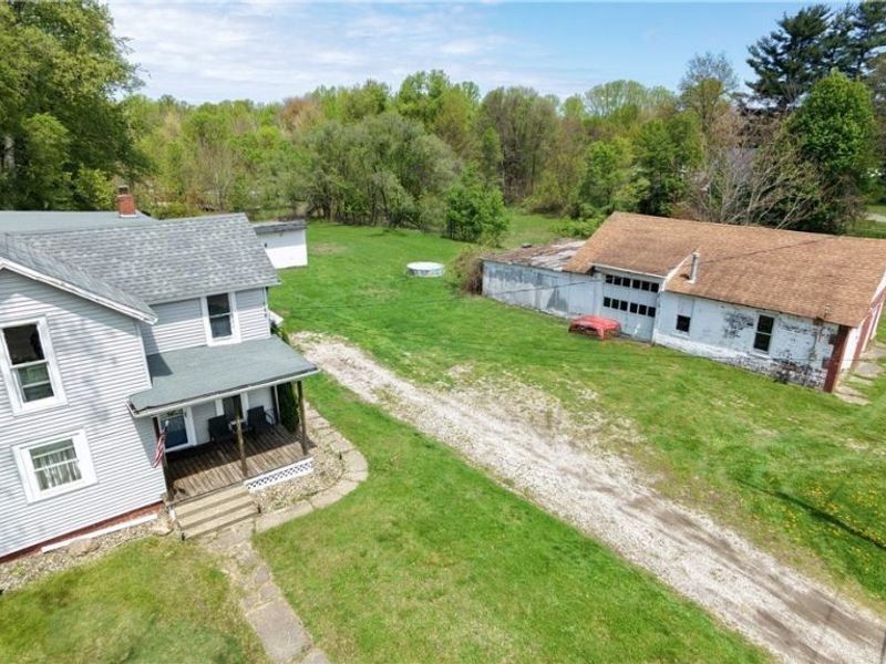 406 E Main Road, Conneaut, OH 44030 Photo 2