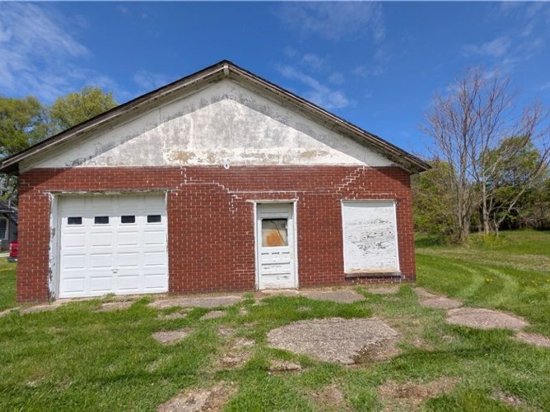 406 E Main Road, Conneaut, OH 44030 Photo 24
