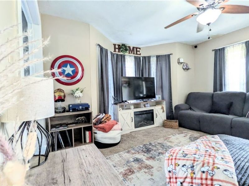 406 E Main Road, Conneaut, OH 44030 Photo 6