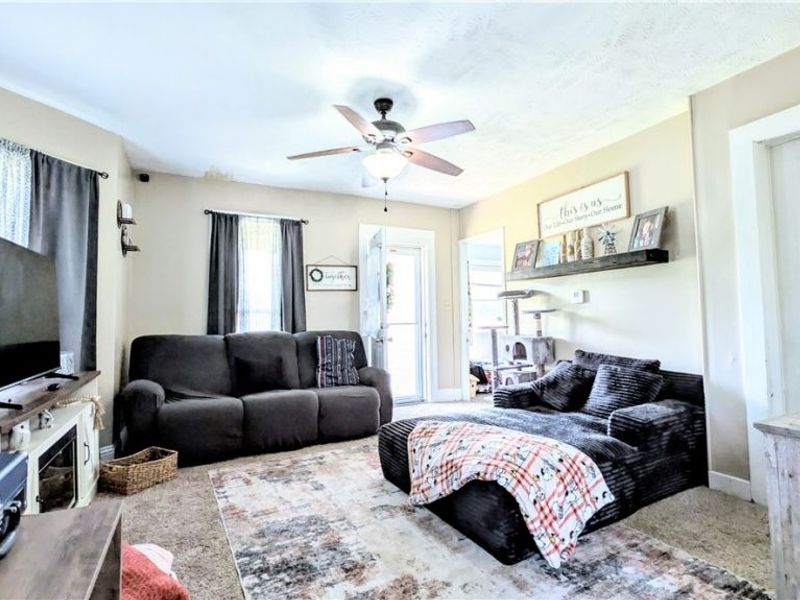 406 E Main Road, Conneaut, OH 44030 Photo 7